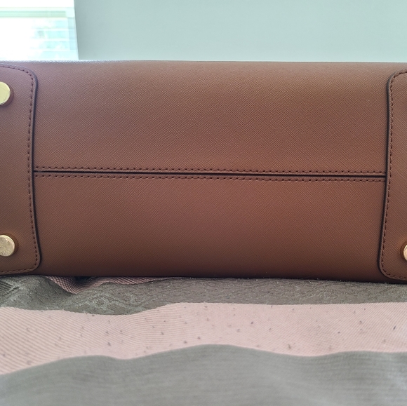 Michael Kors Mercer Tote - Picture 7 of 8